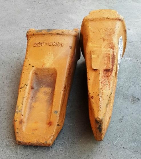 Коронка для экскаваторов CAT 320 D, 320DL, 320, 318, 318 D в комплекте с фиксатором.