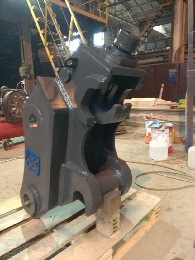 Быстросъём механический (квик-каплер) на Hitachi ZX200LC-3